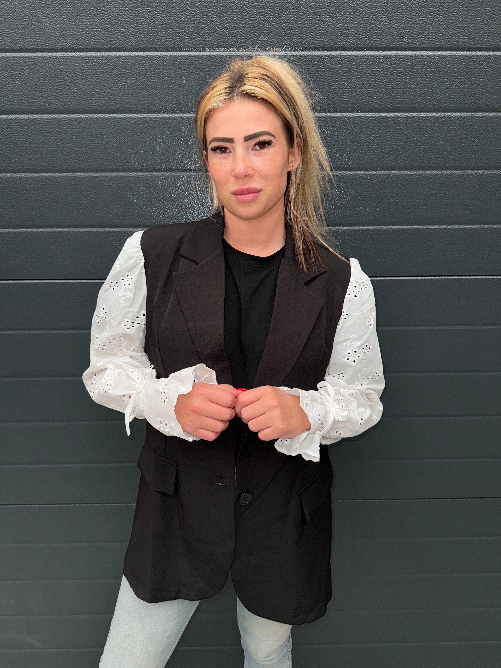 Viral Blazer Zwart met broderie